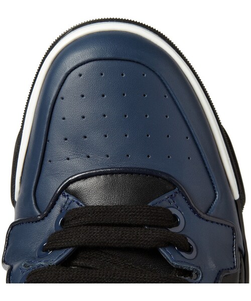 GIVENCHY（ジバンシイ）の「Givenchy Tyson High Top Leather Sneakers with Stars（スニーカー・メンズ・Blue・EU 40 (US 7)/EU 41 (US 8)/EU 42 (US 9)/EU 44 (US 11)/EU 45 (US 12)/EU 43 (US 10)）」の7枚目の写真