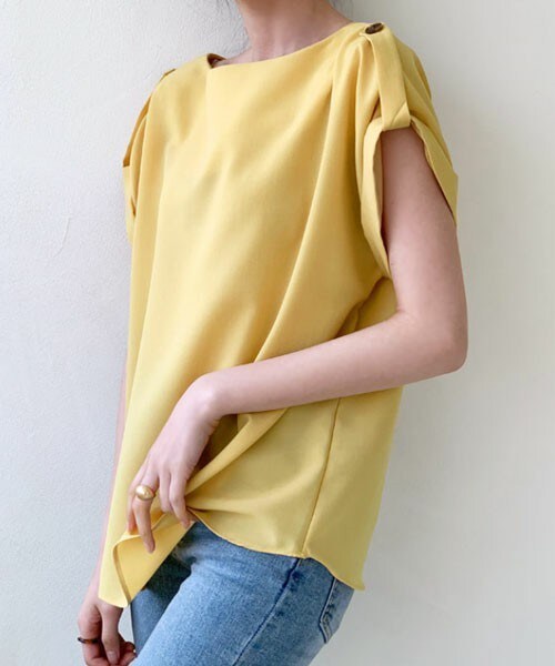 DHOLIC（ディーホリック）の「ロールアップスリーブブラウス（チューブトップ・レディース・ベージュ/ピンク/イエロー・FREE）」の2枚目の写真