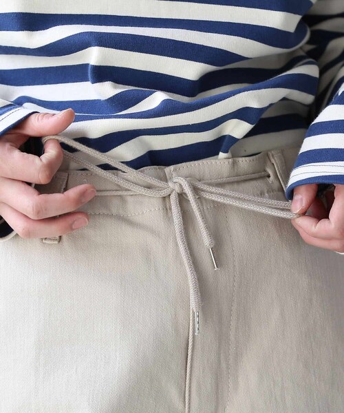 BOYSHE（ボーイシー）の「コットンストレッチワイドパンツ（チノパンツ・レディース・その他）」の11枚目の写真