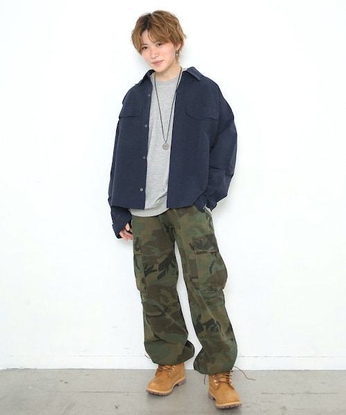 BOYSHE（ボーイシー）の「NCスナップシャツ ワークシャツジャケット ルーズシルエット　ネイビー（ブルゾン・レディース・その他）」の4枚目の写真