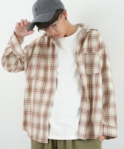 BOYSHE(ボーイシー)の「Darin ベーシック クルーネック Tシャツ アイボリー(Tシャツ/カットソー・レディース・その他)」の10枚目の写真