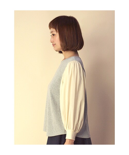 w closet(ダブルクローゼット)の「【A/W】布帛ボリューム袖切替裏毛プルオーバー(トップス・レディース・オフホワイト/グレー×エクリュ/ネイビー・FREE)」の5枚目の写真