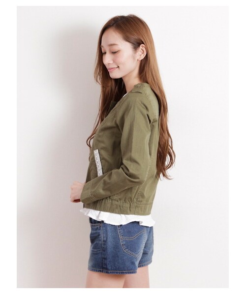 E hyphen world gallery（イーハイフンワールドギャラリー）の「・ビジュー付ノーカラーミリタリーブルゾン（ブルゾン　・レディース・カーキ/ネイビー・F）」の4枚目の写真