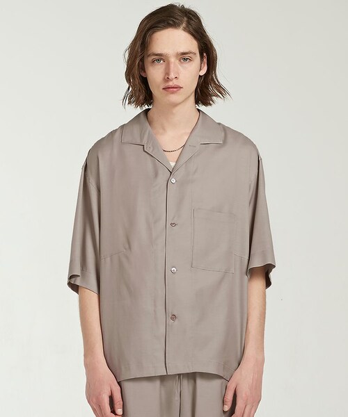 LIDNM（リドム）の「CUPRO RELAX OPEN COLLAR（シャツ/ブラウス・メンズ・ベージュ系・MEDIUM/LARGE）」の2枚目の写真