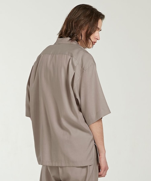 LIDNM（リドム）の「CUPRO RELAX OPEN COLLAR（シャツ/ブラウス・メンズ・ベージュ系・MEDIUM/LARGE）」の4枚目の写真