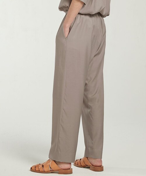 LIDNM（リドム）の「CUPRO RELAX PAJAMA PANTS（スラックス・メンズ・ベージュ系・SMALL/MEDIUM）」の3枚目の写真