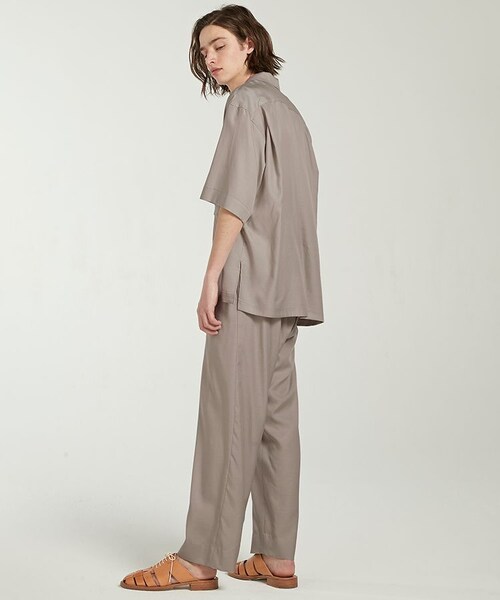LIDNM（リドム）の「CUPRO RELAX PAJAMA PANTS（スラックス・メンズ・ベージュ系・SMALL/MEDIUM）」の6枚目の写真