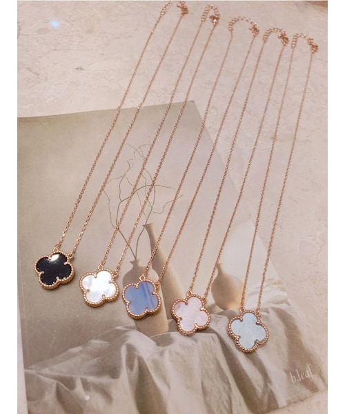 マザーオブパールのバングル Van Cleef & Arpels] アルハンブラ マザーオブパール 5連