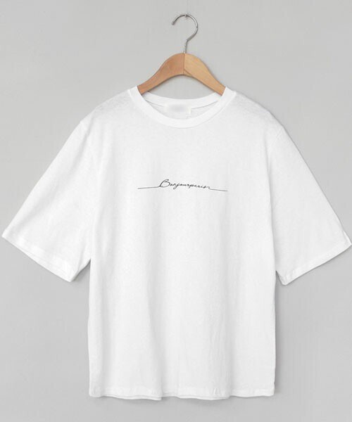 DHOLIC（ディーホリック）の「フロントレタリング半袖Tシャツ（Tシャツ/カットソー・レディース・ブラック/ベージュ/ホワイト/グレー・FREE）」の2枚目の写真