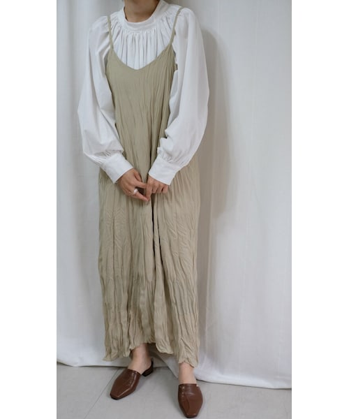 OpenCLOSE（オープンクローズ）の「クリンクルladyワンピース［misato select］（ワンピース・レディース・ホワイト/ベージュ・ONE）」の2枚目の写真