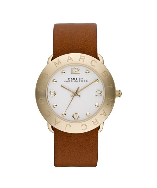 Marc by Marc Jacobs(マークバイマークジェイコブス)の「MARC BY MARC JACOBS 'Amy' Leather Strap Watch(アナログ腕時計・レディース・Saddle/ Gold)」の1枚目の写真