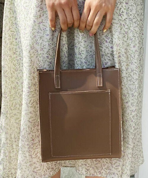 DHOLIC（ディーホリック）の「2WAYポケットスクエアバッグ（トートバッグ・レディース・ホワイト/ベージュ/グリーン/イエロー/ブラック・FREE）」の3枚目の写真