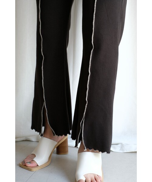 OpenCLOSE（オープンクローズ）の「センターメロウパイピングパンツ（その他パンツ・レディース・グリーン/ブラック・ONE）」の2枚目の写真