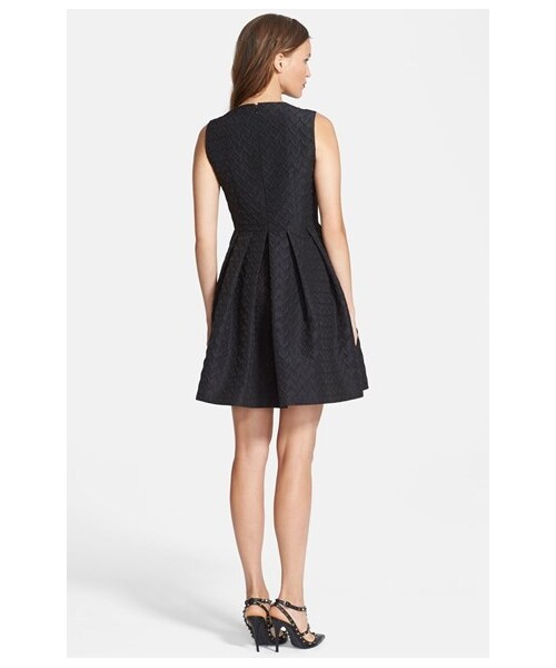 RED VALENTINO（レッドバレンチノ）の「RED Valentino Jacquard Faille Fit & Flare Dress（ワンピース・レディース・Black・Regular 2 US / 40 IT/Regular 4 US / 42 IT/Regular 6 US / 44 IT/Regular 8 US / 46 IT/Regular 10 US / 48 IT）」の2枚目の写真