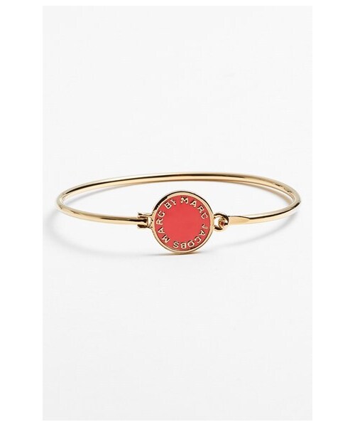 Marc by Marc Jacobs(マークバイマークジェイコブス)の「MARC BY MARC JACOBS 'Classic Marc' Disc Skinny Bangle(ブレスレット・レディース・Black/ Gold/Black/ Silver/Cream/ Gold/Infra Red/ Gold)」の1枚目の写真