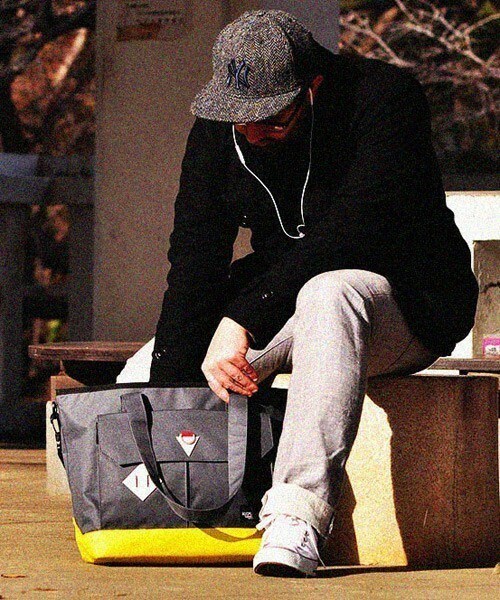 INDISPENSABLE （インディスペンサブル）の「INDISPENSABLE/IDP.ToteBag “TOSS”（トートバッグ・メンズ・ブラック/ネイビー/その他/カモフラージュ・FREE）」の20枚目の写真