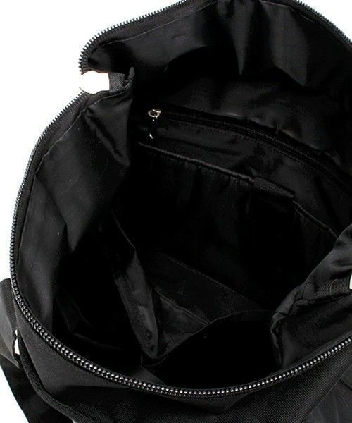 INDISPENSABLE （インディスペンサブル）の「INDISPENSABLE/IDP.ToteBag “TOSS”（トートバッグ・メンズ・ブラック/ネイビー/その他/カモフラージュ・FREE）」の13枚目の写真