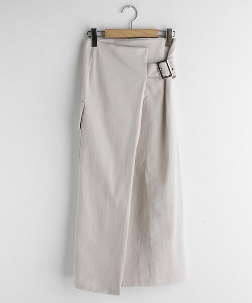 DHOLIC（ディーホリック）の「ポケットベルトスカート（スカート・レディース・グリーン/ベージュ/ホワイト/ブラック・FREE）」の2枚目の写真