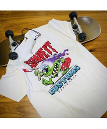 SANTA CRUZ（サンタクルーズ）の「Shave it By Jim Phillips Tシャツ