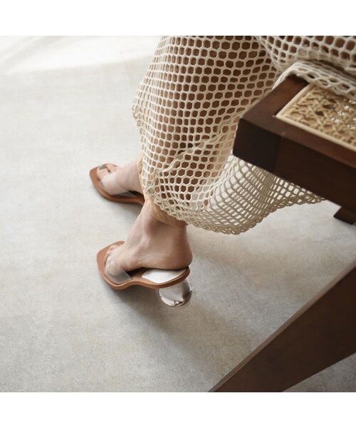 Lavish Gate（ラヴィッシュゲート）の「shoes-02099　スクエアトゥ ニュアンスミュール  クリアサンダル（サンダル・レディース・その他）」の3枚目の写真