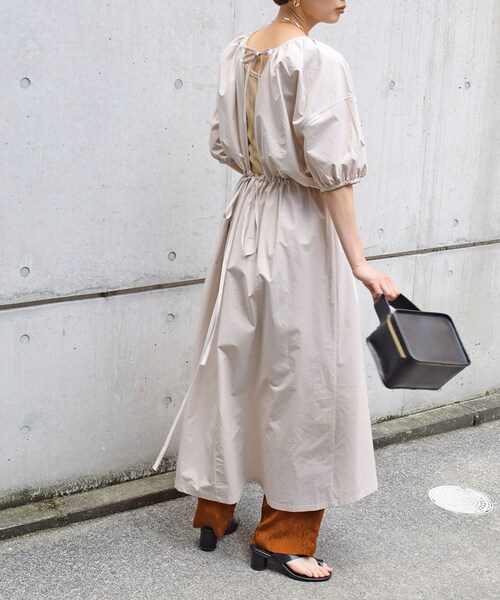 no brand（ノーブランド）の「バックシャンギャザーコットンOP（ワンピース・レディース・その他）」の4枚目の写真