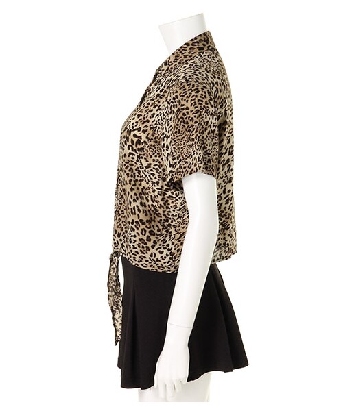 FIG&VIPER（フィグアンドバイパー）の「レパード柄前むすびシャツ（トップス・レディース・ベージュ/グレー・FREE）」の2枚目の写真