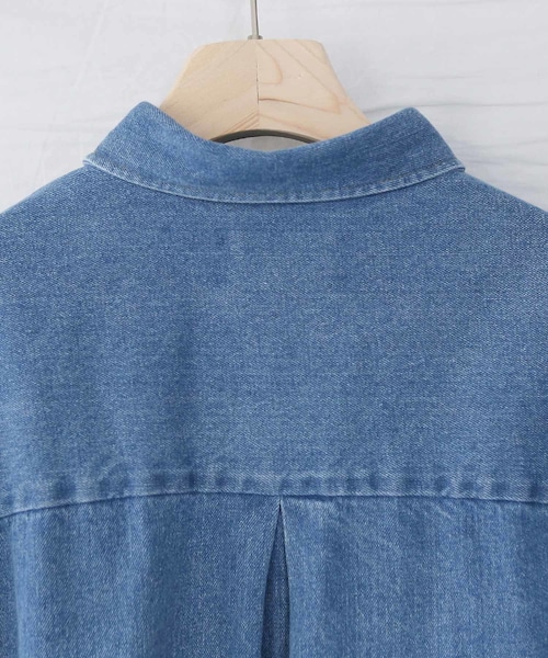 BOYSHE（ボーイシー）の「BIGシルエット デニム半袖シャツ　ブルー（シャツ/ブラウス・レディース・その他）」の11枚目の写真