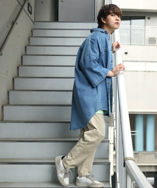 BOYSHE（ボーイシー）の「BIGシルエット デニム半袖シャツ　ブルー（シャツ/ブラウス・レディース・その他）」の5枚目の写真