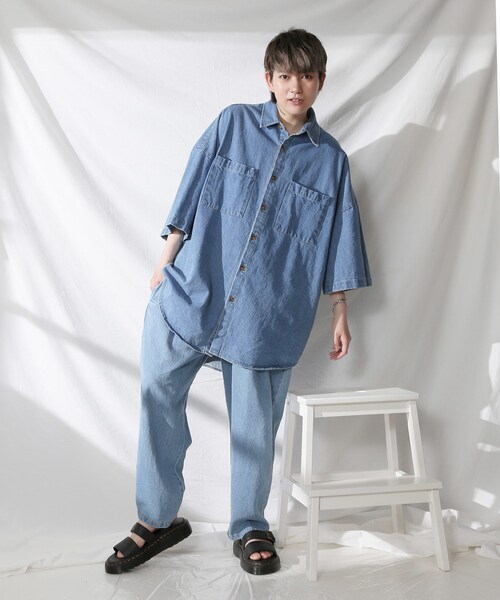 BOYSHE（ボーイシー）の「BIGシルエット デニム半袖シャツ　ブルー（シャツ/ブラウス・レディース・その他）」の7枚目の写真