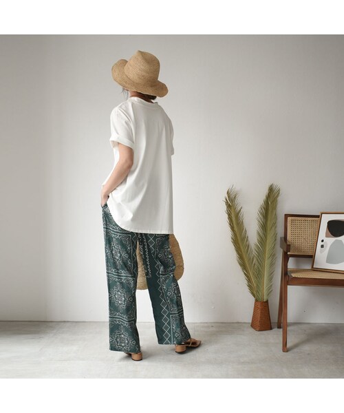 Lavish Gate(ラヴィッシュゲート)の「nh-bottoms-02062 パネルペイズリープリント ルーズパンツ グリーン(その他パンツ・レディース・その他)」の4枚目の写真