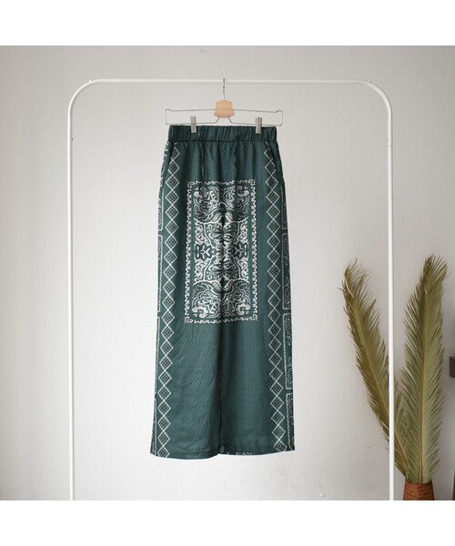 Lavish Gate(ラヴィッシュゲート)の「nh-bottoms-02062 パネルペイズリープリント ルーズパンツ グリーン(その他パンツ・レディース・その他)」の6枚目の写真