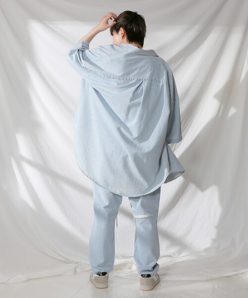 BOYSHE（ボーイシー）の「BIGシルエット デニム半袖シャツ　ライトブルー（シャツ/ブラウス・レディース・その他）」の7枚目の写真