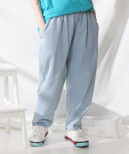 BOYSHE（ボーイシー）の「デニムバギーバンディングパンツ  ライトブルー（デニムパンツ・レディース・その他）」の2枚目の写真