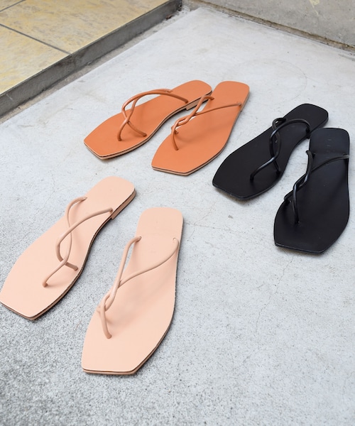 no brand（ノーブランド）の「Cross flat sandals（サンダル・レディース・その他）」の2枚目の写真
