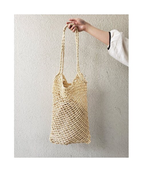 m.soeur（エムスール）の「【Lilaf限定*】ラフィア素材の編み上げショルダーバッグ＊  Beige（ショルダーバッグ・レディース・その他）」の3枚目の写真