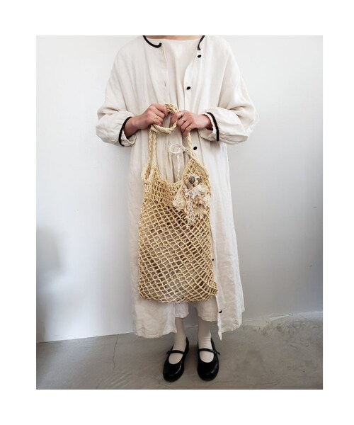 m.soeur（エムスール）の「【Lilaf限定*】ラフィア素材の編み上げショルダーバッグ＊  Beige（ショルダーバッグ・レディース・その他）」の5枚目の写真
