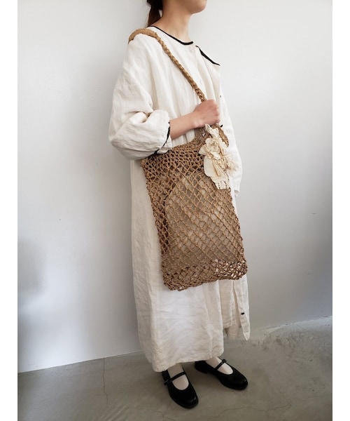 m.soeur(エムスール)の「【Lilaf限定*】ラフィア素材の編み上げショルダーバッグ* Brown(ショルダーバッグ・レディース・その他)」の5枚目の写真