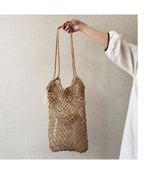 m.soeur(エムスール)の「【Lilaf限定*】ラフィア素材の編み上げショルダーバッグ* Brown(ショルダーバッグ・レディース・その他)」の2枚目の写真
