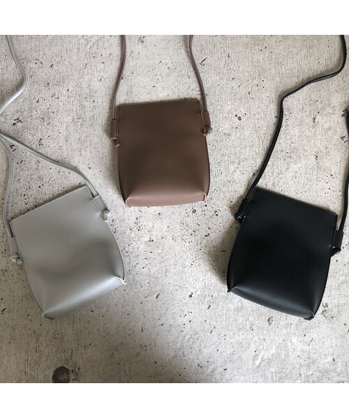 copine（コピン）の「大人可愛いサイズ感！フェイクレザーミニポシェット(3color)【クリックポスト対象商品】（ショルダーバッグ・レディース・その他）」の15枚目の写真