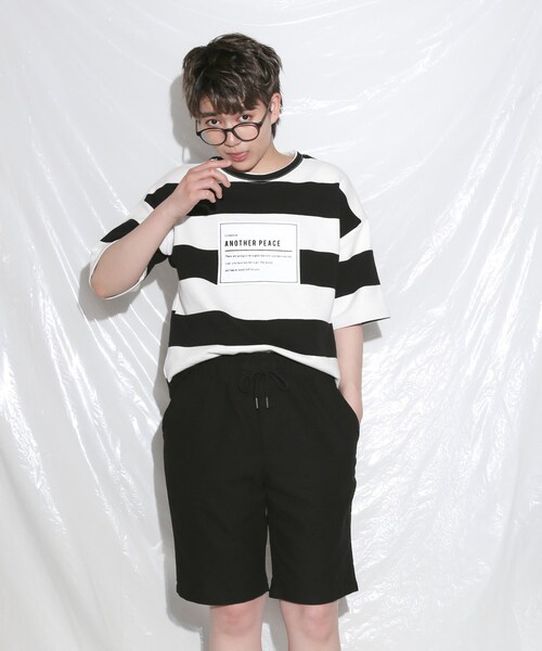 BOYSHE（ボーイシー）の「PEACE ビッグボーダー ショート丈Tシャツ  ブラック（Tシャツ/カットソー・レディース・その他）」の5枚目の写真