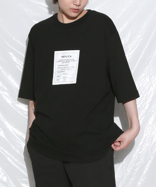 BOYSHE（ボーイシー）の「Replica ラベルTシャツ　ブラック（Tシャツ/カットソー・レディース・その他）」の2枚目の写真
