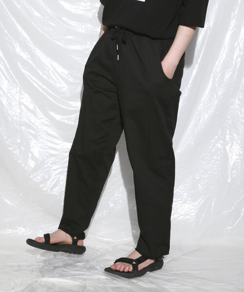 BOYSHE(ボーイシー)の「クララ コットンxストレッチ フリンジパンツ(ウォッシング加工)ブラック(その他パンツ・レディース・その他)」の1枚目の写真