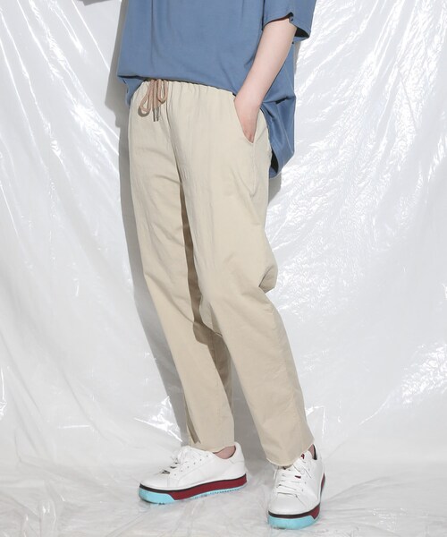 BOYSHE（ボーイシー）の「クララ コットンxストレッチ フリンジパンツ（ウォッシング加工）ベージュ（その他パンツ・レディース・その他）」の2枚目の写真