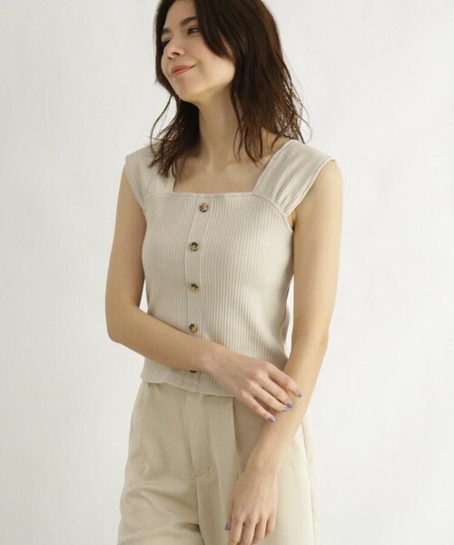 OZOC（オゾック）の「[洗える]ノースリ前ボタンプルオーバー（トップス・レディース・ナチュラル(050)/ベージュ(052)/ダークブラウン(043)・38(M)）」の6枚目の写真