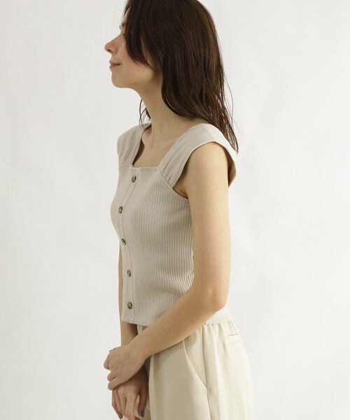 OZOC（オゾック）の「[洗える]ノースリ前ボタンプルオーバー（トップス・レディース・ナチュラル(050)/ベージュ(052)/ダークブラウン(043)・38(M)）」の10枚目の写真