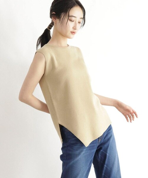OZOC（オゾック）の「[洗える]アシンメトリーヘムノースリーブプルオーバー（トップス・レディース・ナチュラル(050)/ベージュ(052)/ブラック(019)・38(M)）」の6枚目の写真