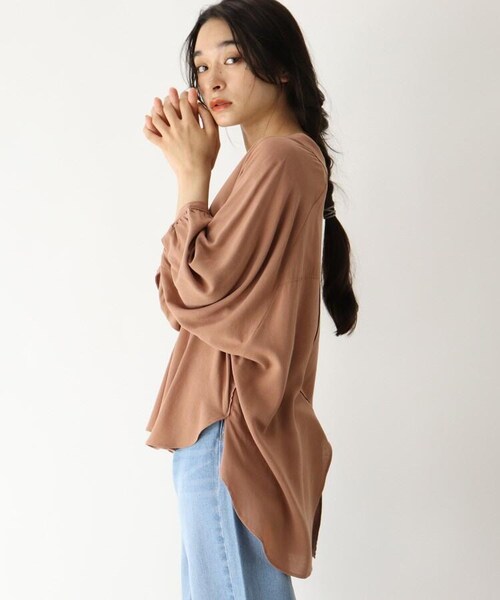 OZOC(オゾック)の「バックシャン麻混ブラウス(トップス・レディース・ライトベージュ(051)/カーキ(027)/タバコブラウン(054)・38(M))」の5枚目の写真