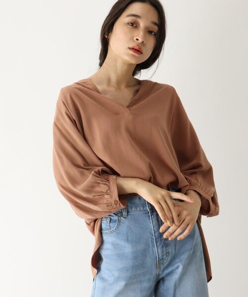 OZOC(オゾック)の「バックシャン麻混ブラウス(トップス・レディース・ライトベージュ(051)/カーキ(027)/タバコブラウン(054)・38(M))」の4枚目の写真