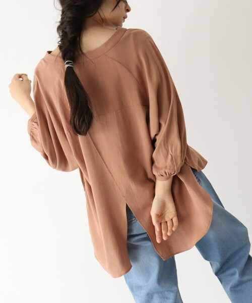 OZOC(オゾック)の「バックシャン麻混ブラウス(トップス・レディース・ライトベージュ(051)/カーキ(027)/タバコブラウン(054)・38(M))」の6枚目の写真