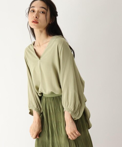 OZOC(オゾック)の「バックシャン麻混ブラウス(トップス・レディース・ライトベージュ(051)/カーキ(027)/タバコブラウン(054)・38(M))」の2枚目の写真